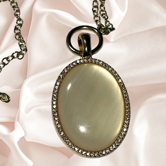 18" Premier Designs Necklace, Resembles Mother Of Pearl With Rhinestones Pendant - Picture 1 of 7